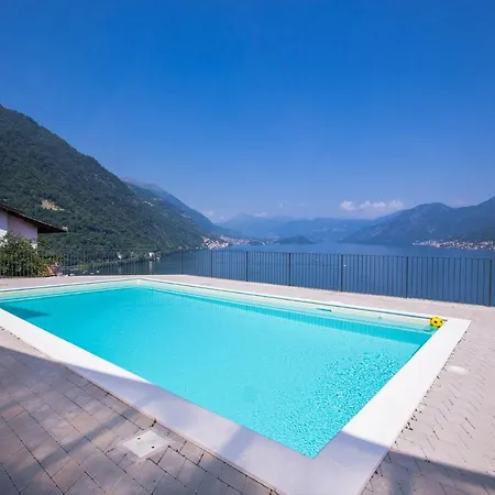 Sleeps 4 Pool Air Con *