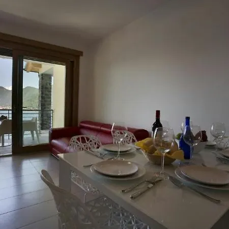 Sleeps 4 Pool Air Con Lägenhet *
